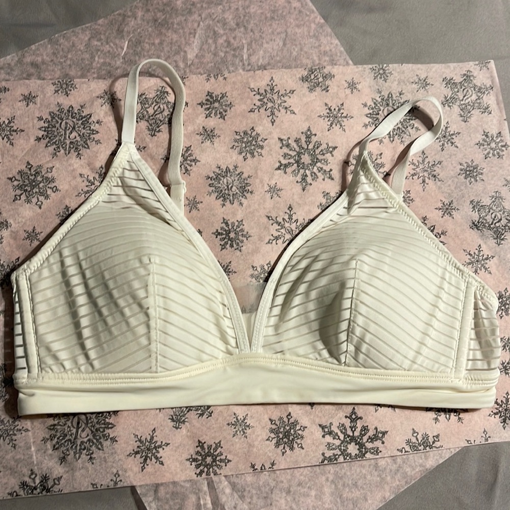 Auden wireless bra